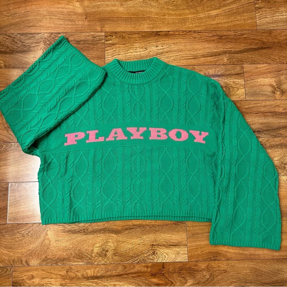 Cropped Sweater Playboy x Missguided